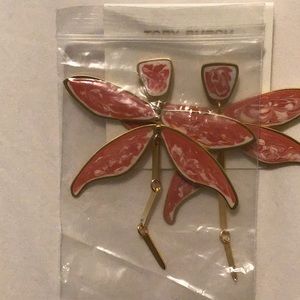 Gorgeous Tory Burch dragonfly earrings